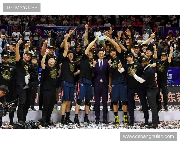 广州篮球队总决赛表现回顾与分析展现团队力量与战术智慧