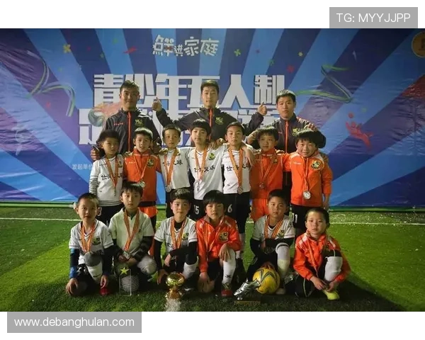 成都足球队团队协作的成功经验与挑战分析